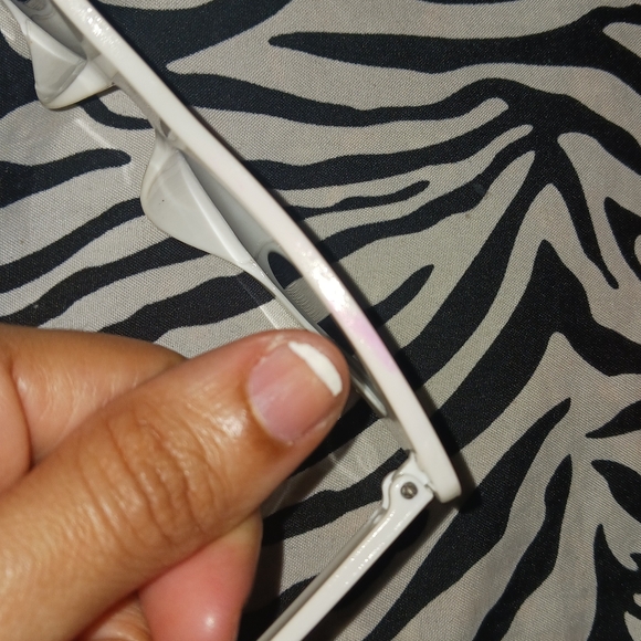 Bundle of Women Fashion cat ese & square  frame sunglasses - Picture 8 of 10